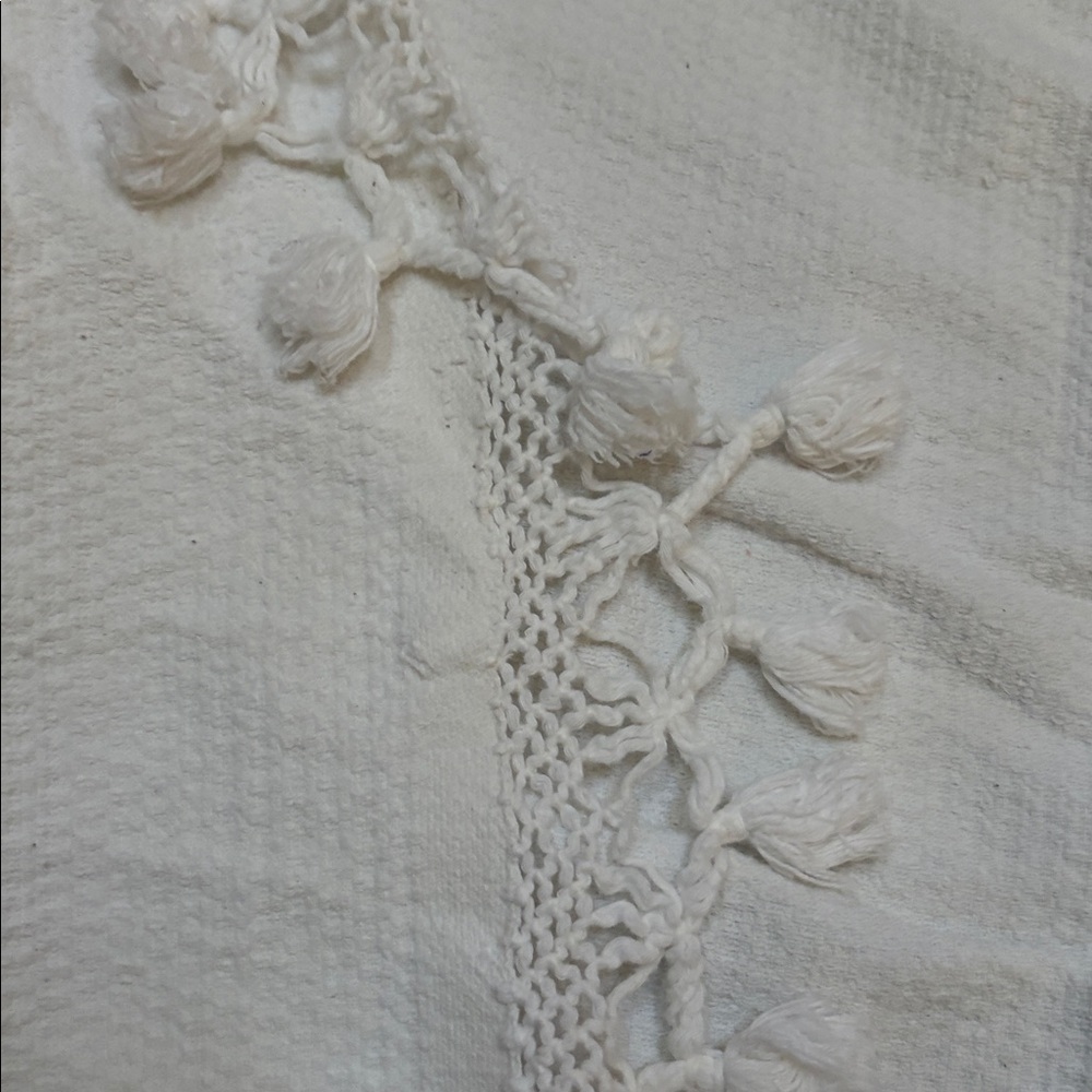 Geometric Patterned Blanket - Picture 3 of 6